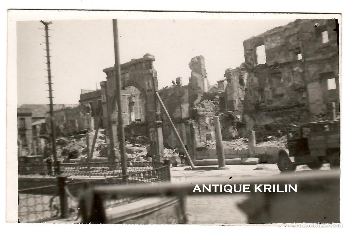 Cartes Postales: TOLEDO / PLAZA DE ZOCODOVER / ARCO DE LA SANGRE / SIN FRANQUEAR