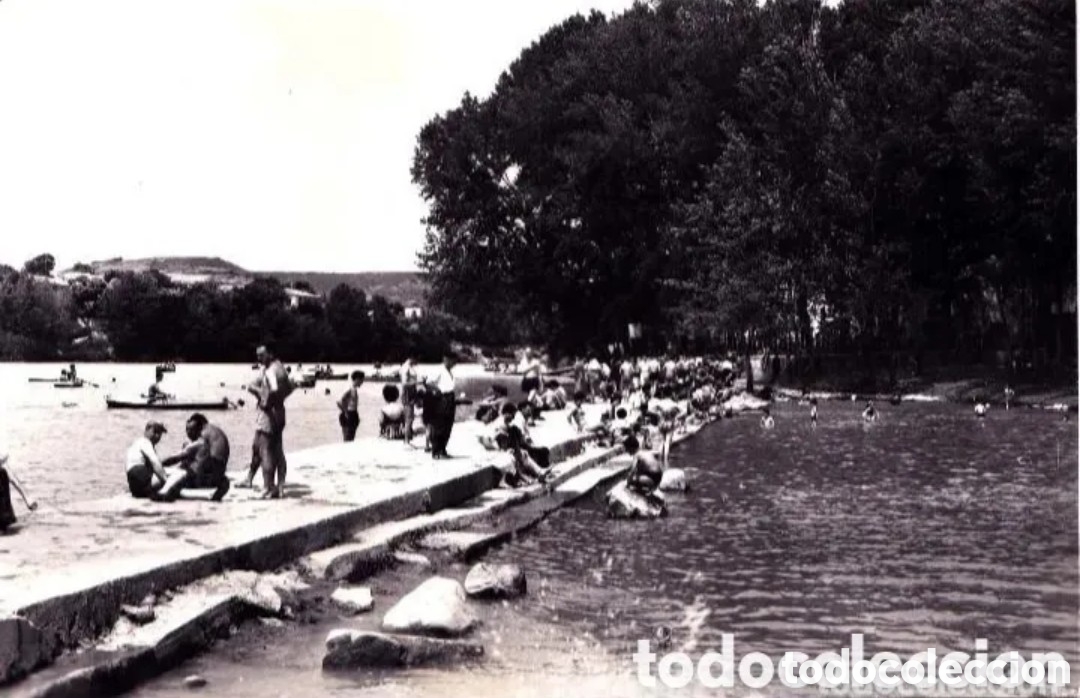 Postais: LOGRO&Ntilde;O - VISTA PARCIAL DE LA PLAYA EN EL EBRO - DISTRIBUIDOR POSTALES VICTORIA - ED. L. MONTA&Ntilde;&Eacute;S