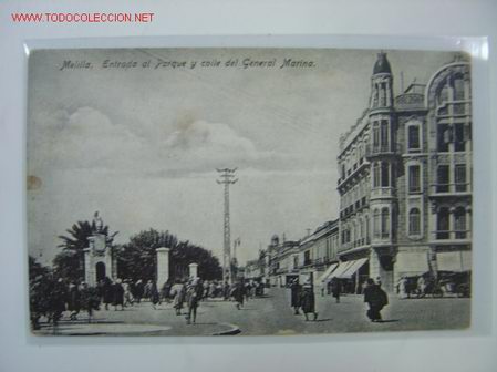 Postales: MELILLA Entrada al parque y Calle General Marina - Foto 1