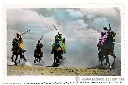 Postales: MELILLA, CORRIENDO LA POLVORA,    P23817 - Foto 1