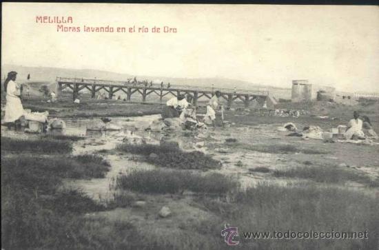 Postales: MELILLA.- MORAS LAVANDO EN EL RIO DE ORO - Foto 1