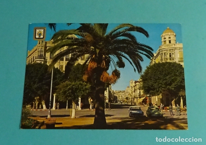 Postales: MELILLA. AVENIDA DEL GENERAL&Iacute;SIMO. ESCUDO DE ORO - Foto 1