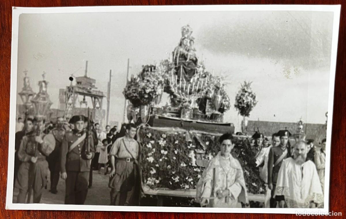 Postais: FOTO POSTAL DE MELILLA, PROCESION, PLENA GUERRA CIVIL, TAMA&Ntilde;O POSTAL, FOTO LOPEZ, AL DORSO VIVA ESPA