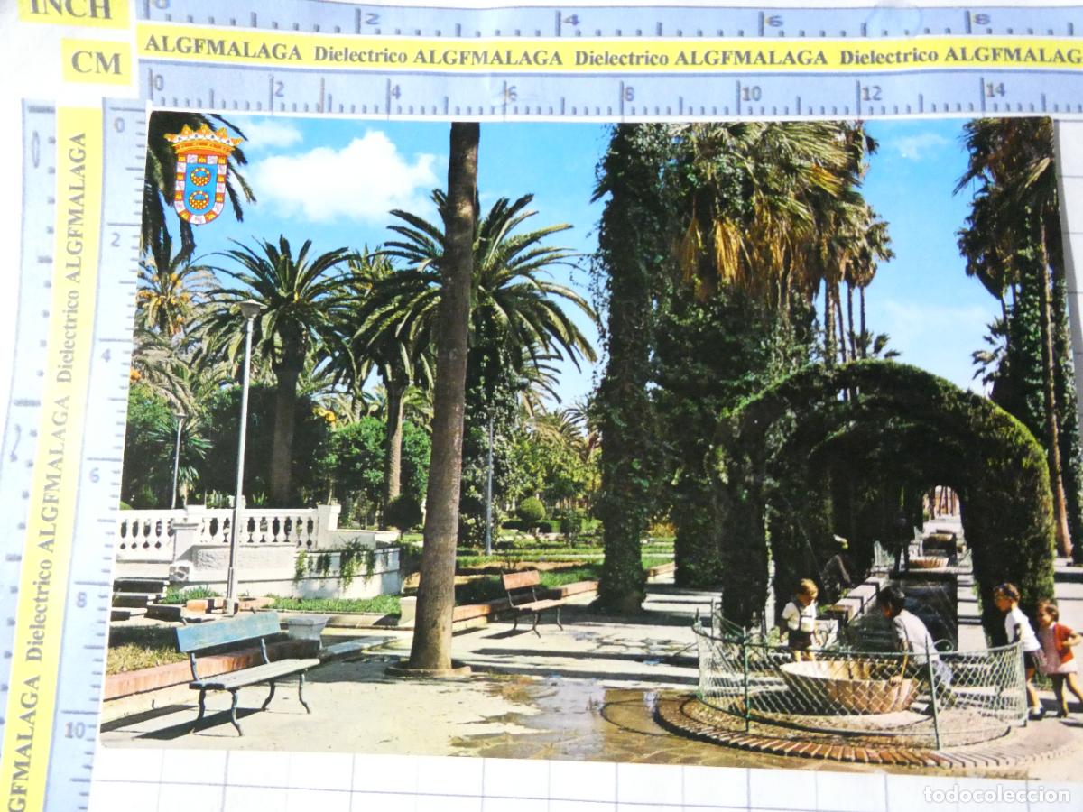 Postales: POSTAL DE MELILLA. A&Ntilde;O 1968. JARDINES DEL PARQUE HERN&Aacute;NDEZ NI&Ntilde;OS 6 GARRABELLA. 717