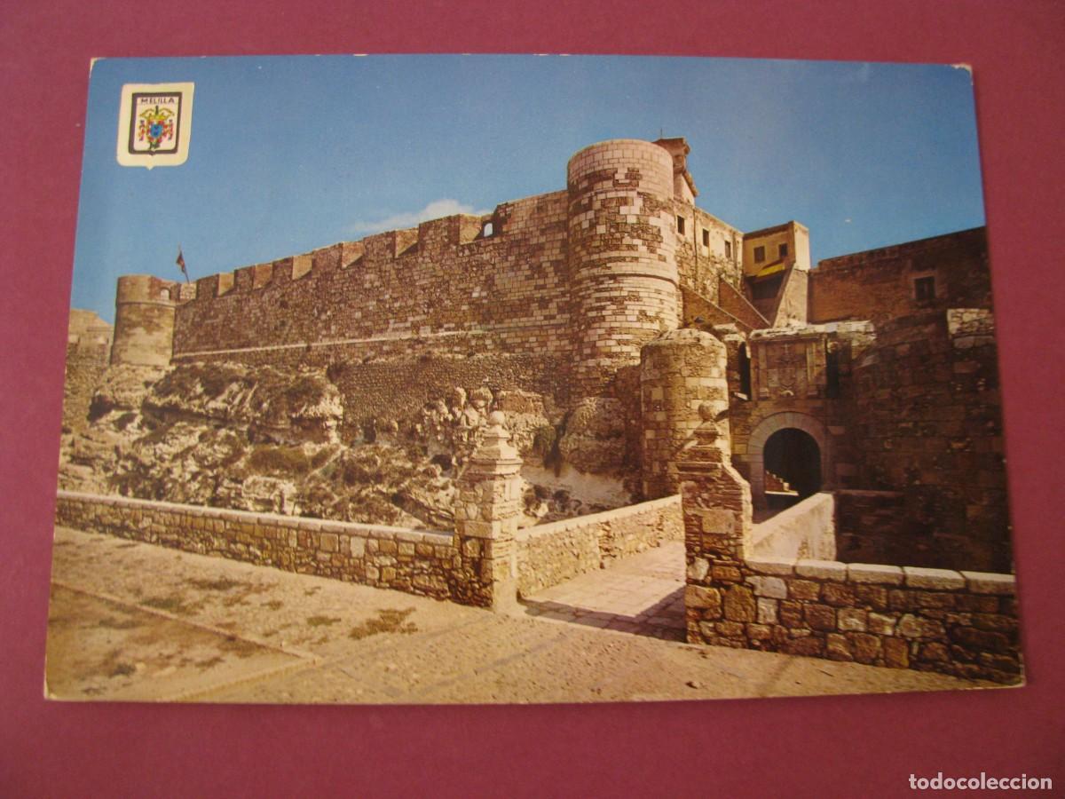Postales: POSTAL DE MELILLA. PUERTA DE SANTIAGO Y MURALLA REAL. ESCUDO DE ORO. CIRCULADA