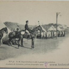 Postales: POSTAL MILITAR.ACADEMIA DE INFANTERÍA.ALFOSO XIII PRESENCIANDO PRÁCTICAS. 1911