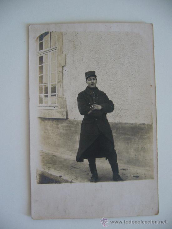 Postales: Postal. Soldado con abrigo. - Foto 1