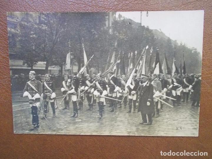 Postales: ANTIGUA POSTAL DESFILE EJERCITO MILITAR - Foto 1