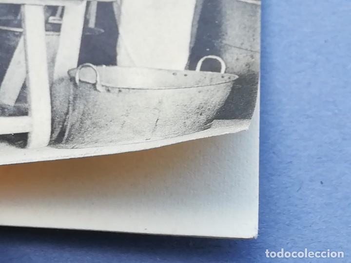 Postales: TARJETA POSTAL VIDA DE CUARTEL - CODIMENTANDO EL RANCHO - FECHADA 1908 - Foto 4