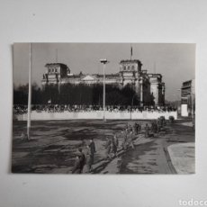 Postales: POSTAL DE BERLIN. CAIDA DEL MURO DE BERLIN, 1989.GUERRA FRIA. Lote 316497068