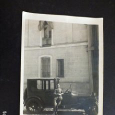 Postales: CONDUCTOR AUTOMOVILISMO MILITAR SERVICIO JUNTO A AUTOMOVIL POSTAL FOTOGRAFICA HACIA 1915. Lote 324401383