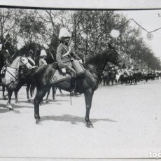 Postales: FOTO POSTAL DE ALFONSO XIII CON UNIFORME DE HUSAR, REGIMIENTO DE CABALLERIA, VALLADOLID 1921, NO CIR. Lote 334951143