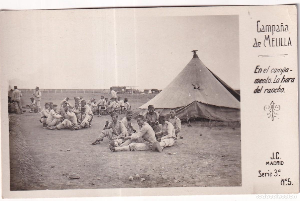 Postales: CAMPA&Ntilde;A DE MELILLA. EN EL CAMPAMENTO. LA HORA DEL RANCHO. (J. C. SERIE 3 N&ordm; 5 ) FOTOGR&Aacute;FICA