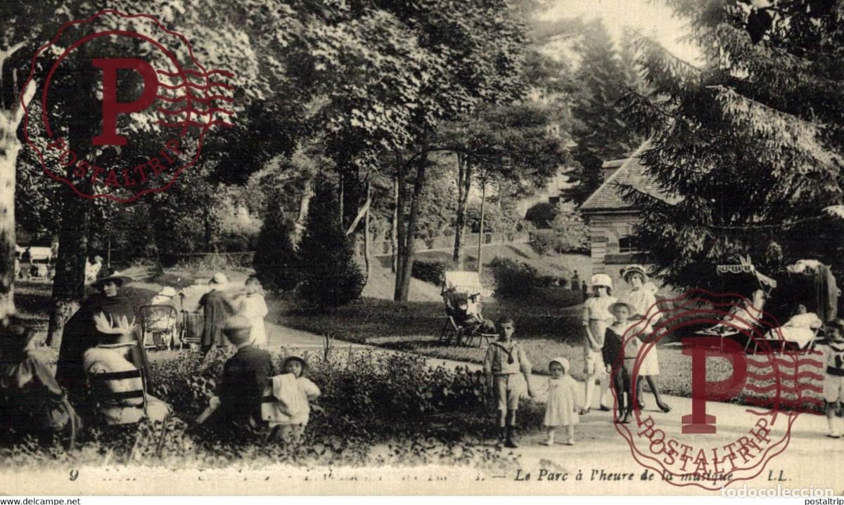 Postales: LE PARC &Agrave; LHEURE DE LA MUSIQUE GUERRE WAR MILITAIRE MILIT&Auml;R