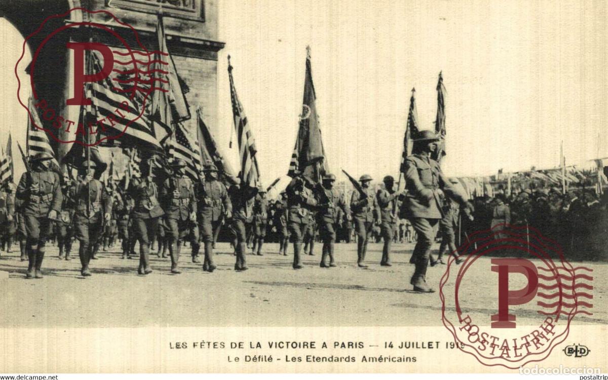 Postales: LES FETES DE LA VICTOIER A PARIS 14 JUILLET 1919 AVANT LE DEFILE LES ENTENDARDS AMERICAINS MILITAIRE