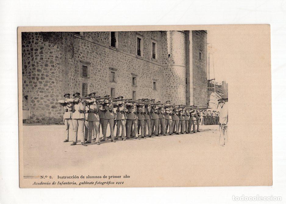 Postales: N.8. INSTRUCCI&Oacute;N DE ALUMNOS DE PRIMER A&Ntilde;O ACADEMIA DE INFANTER&Iacute;A, GABINETE FOTOGR&Aacute;FICO 1011.