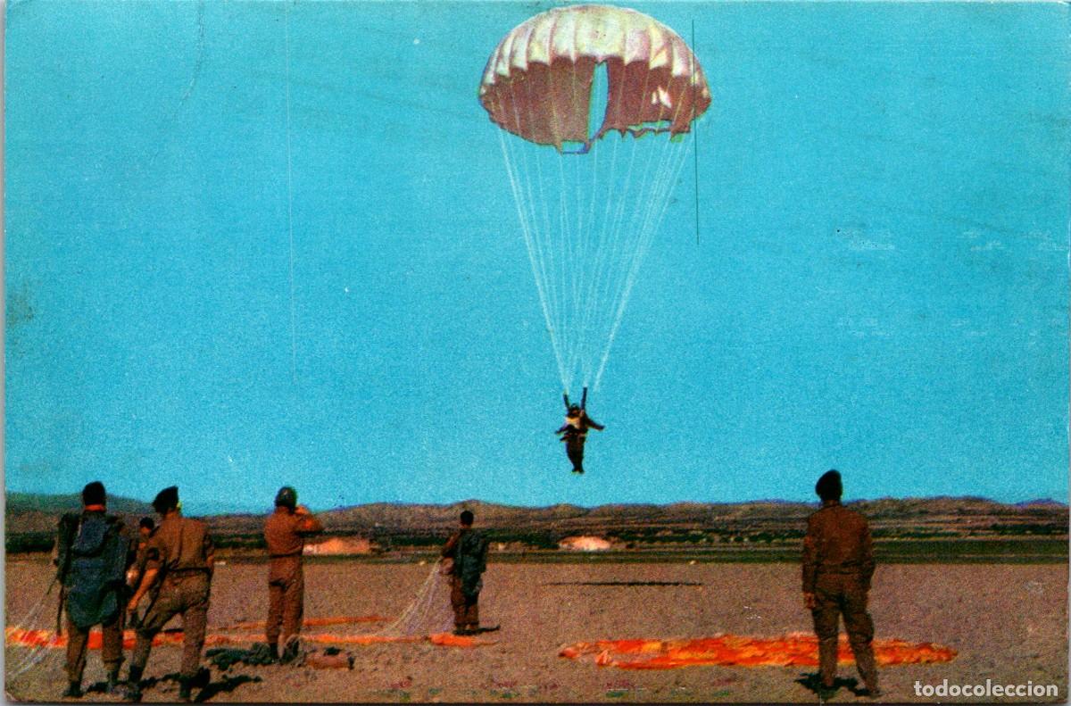 Postales: Base A&eacute;rea de Alcantarilla - Precisi&oacute;n a cruz con paraca&iacute;das Dram - 6&ordm; Salto - Fotocolor C&eacute;sar