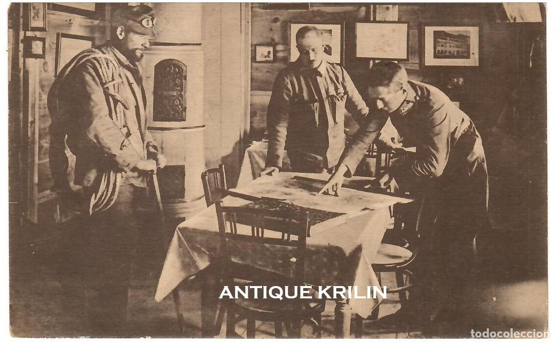 Postales: EJERCITO AUSTRO-HUNGARO / OFICIALES DANDO INSTRUCCIONES A PRACTICO ALPINO / SIN FRANQUEAR
