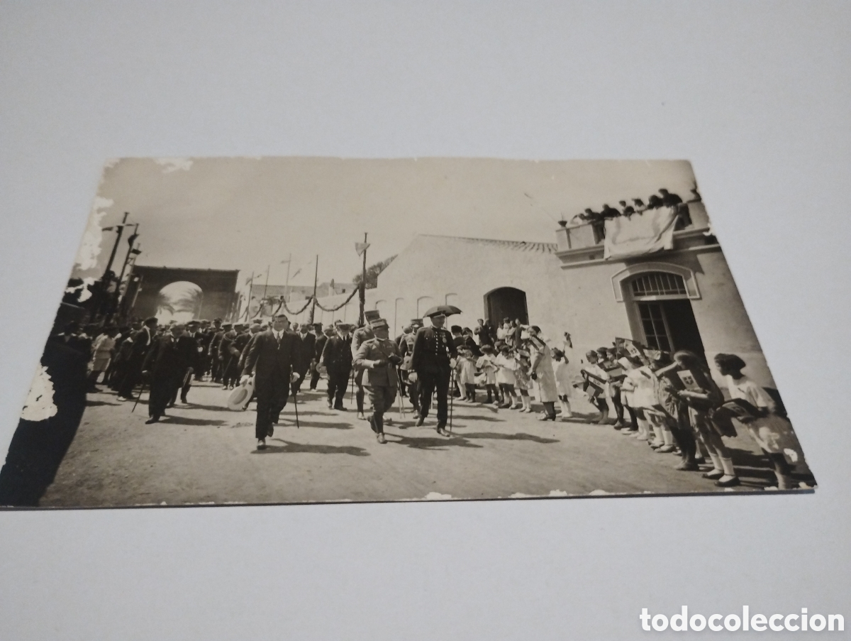 Postcards: Postal fotogr&agrave;fica de Barcelona Arco de triunfo desfile