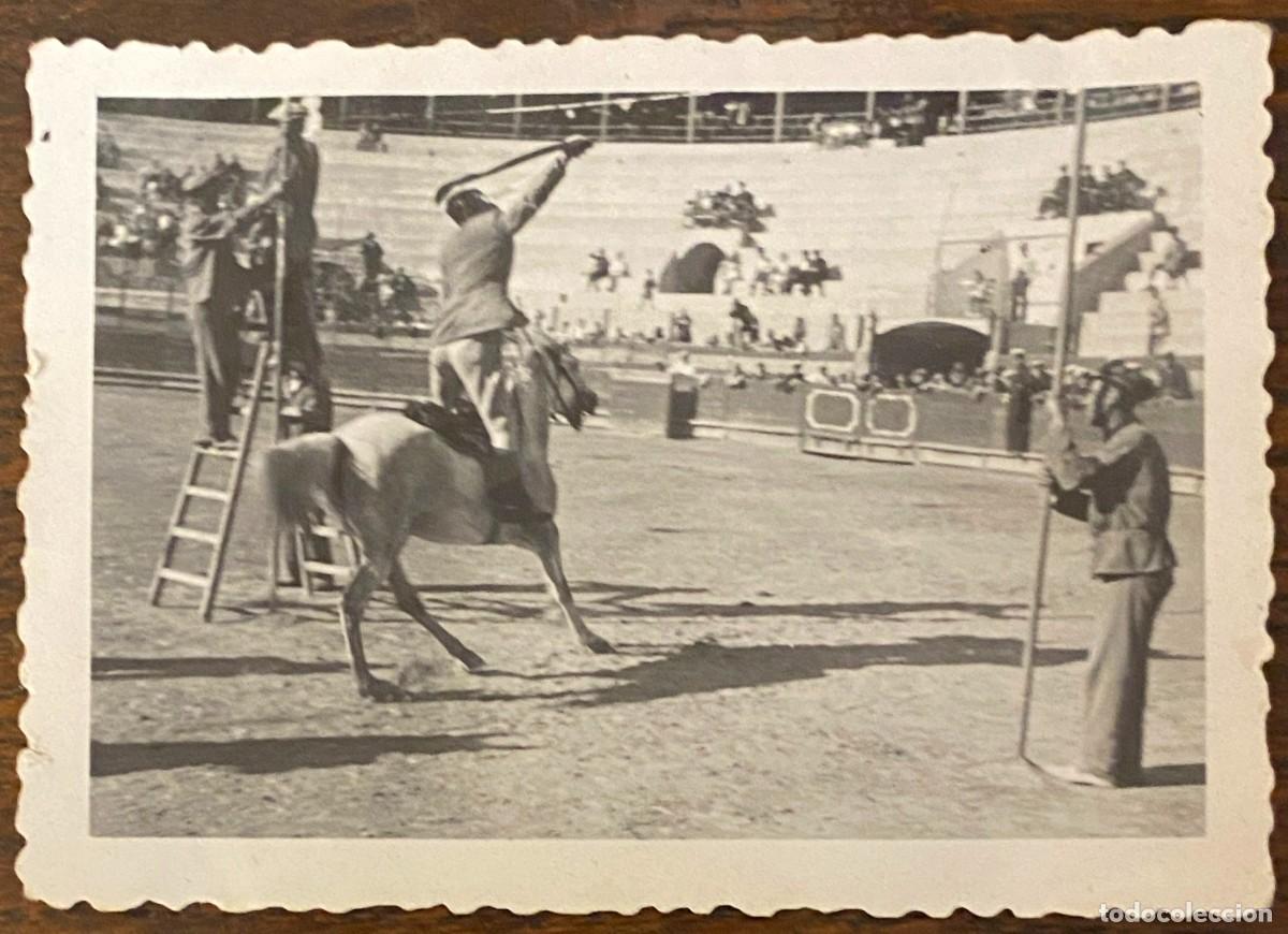 Postcards: FOTOGRAFIA DE LA PLAZA DE TOROS DE CARTAGENA, FOTOGRAFIA CASAU, A&Ntilde;OS 40, MIDE 8,5 X 6 CMS.
