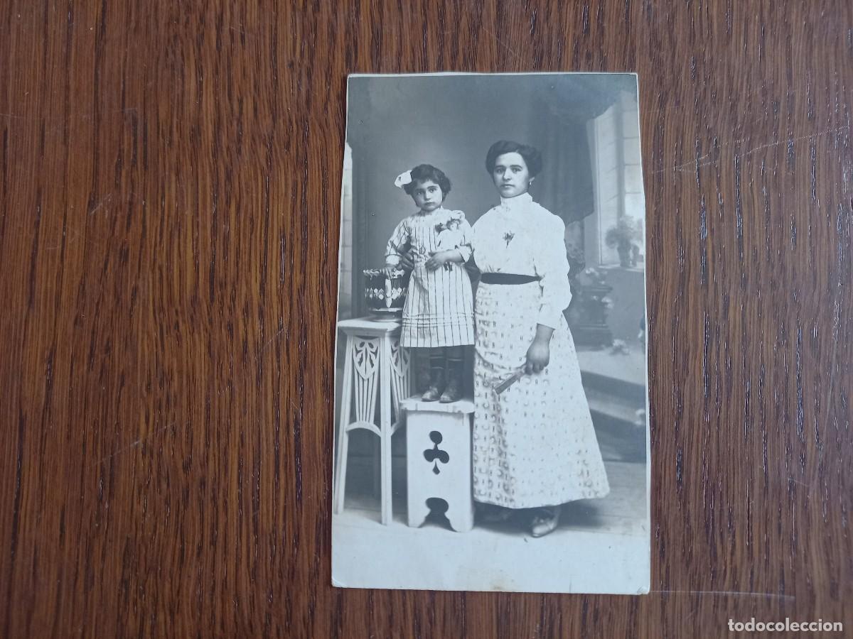 Postkarten: postal antigua, fotograf&iacute;a de mujer y ni&ntilde;a.