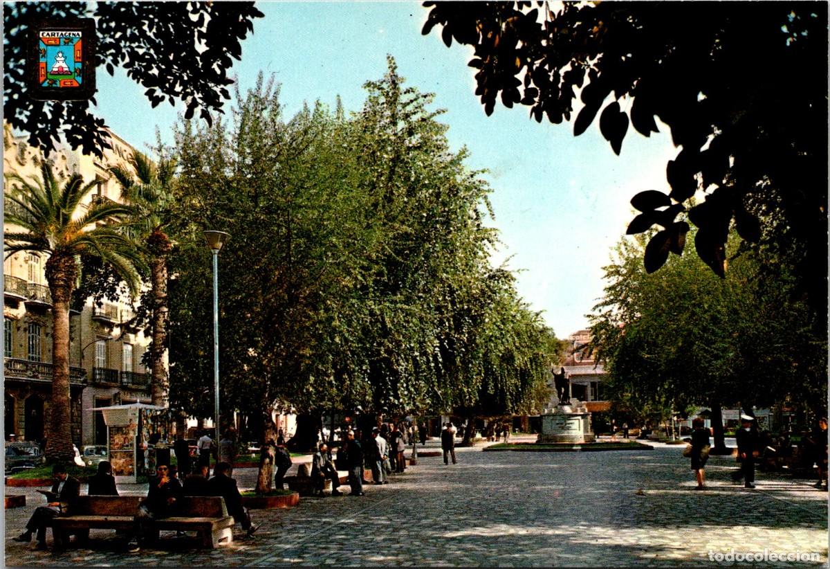 Postales: Cartagena - Plaza de San Francisco - Subirats Casanovas 26 - 148x101mm - Kiosko - Marinero