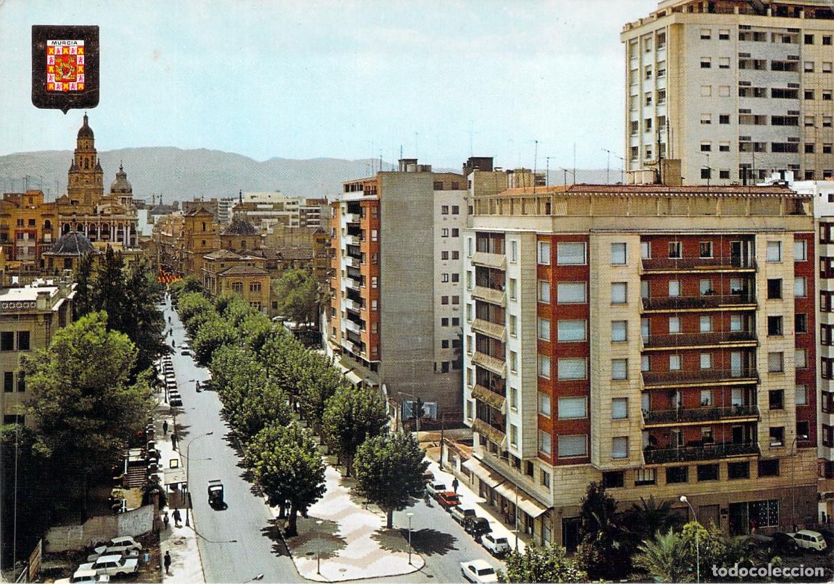 Postales: Postal de Murcia: Avenida Alfonso X con Vista de la Ciudad