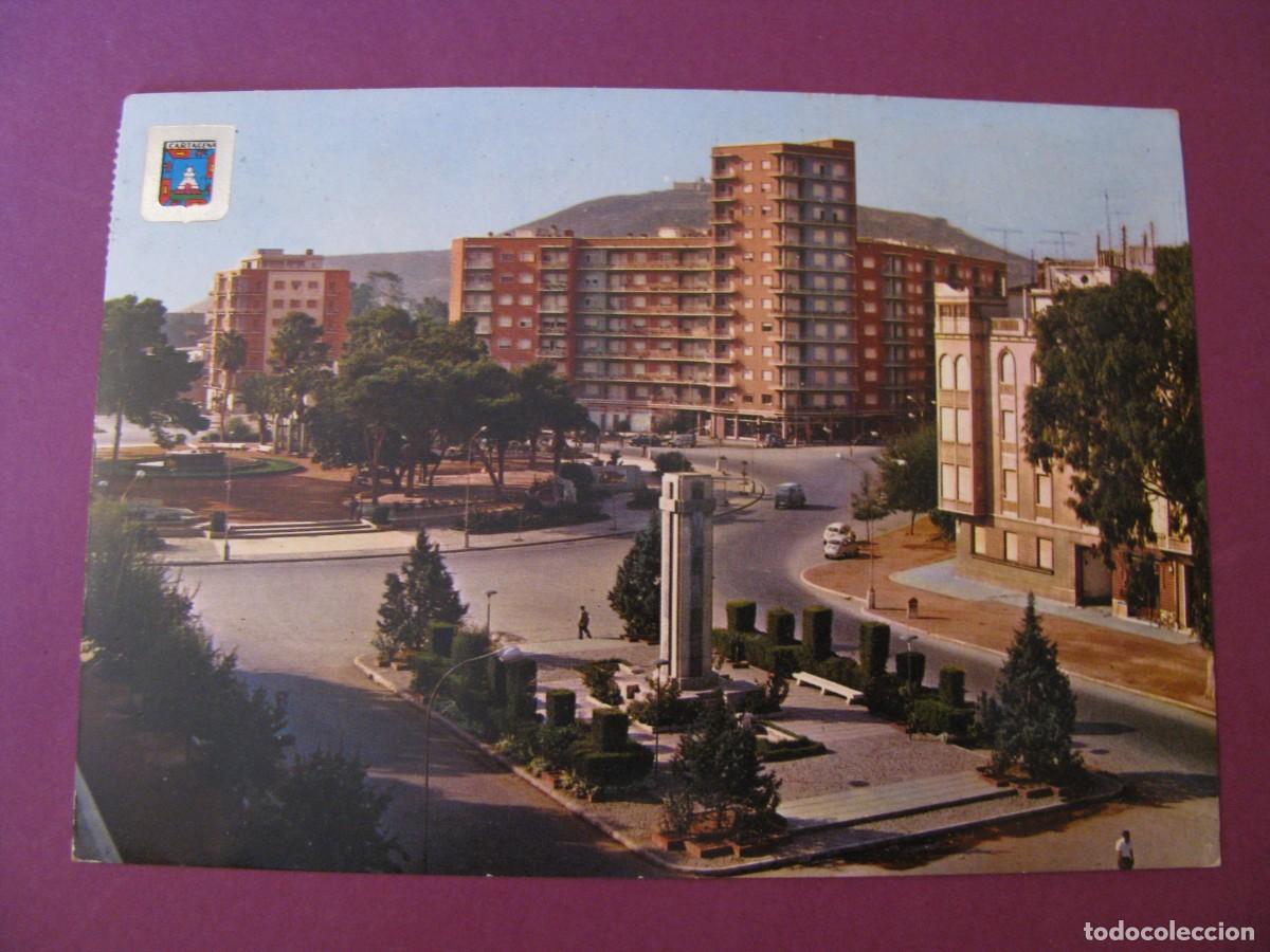 Postales: POSTAL DE CARTAGENA. CRUZ DE LOS CAIDOS. PLAZA DE ESPA&Ntilde;A. SUBIRATS CASANOVAS. CIRCULADA