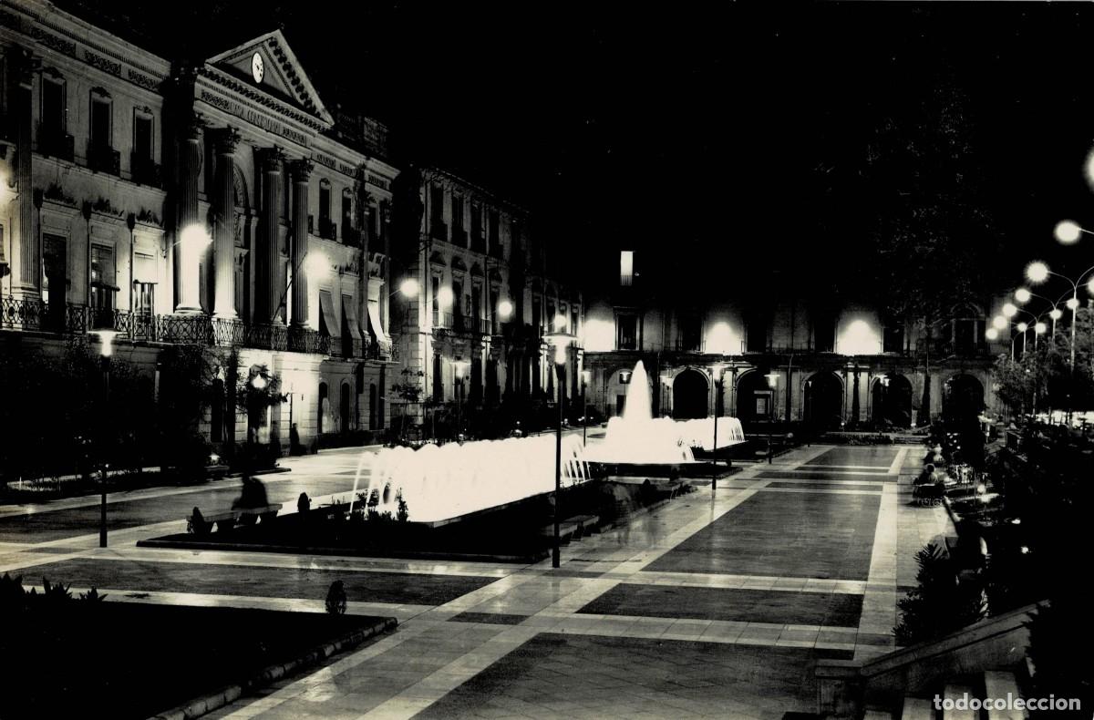 Postales: POSTAL MODERNA DE MURCIA. GLORIETA ESPA&Ntilde;A Y AYUTAMIENTO VISTA DE NOCHE. P-MUR-296