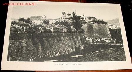 Postales: ANTIGUA  POSTAL DE PAMPLONA - EDICIONES M. ARRIBAS - Foto 1