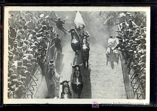 Postales: PAMPLONA. ENCIERRO DE LOS TOROS. - Foto 1