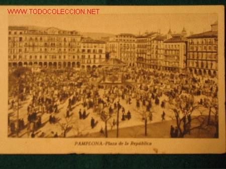 Postales: PAMPLONA   .               PLAZA DE LA REPUBLINA - Foto 1