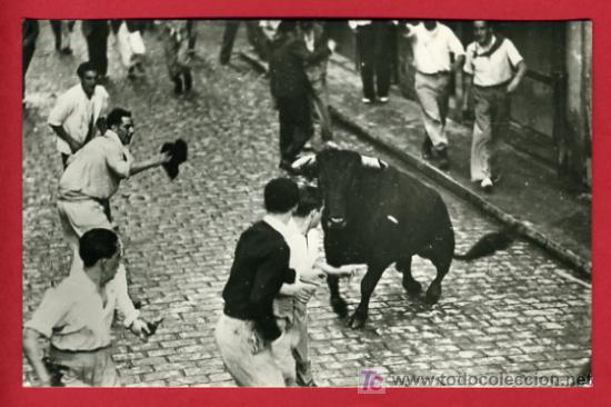 Postales: PAMPLONA, ENCIERRO DE LOS TOROS,   P34397 - Foto 1