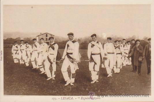 Postales: Lesaca.- Ezpatadantzaris. - Foto 1