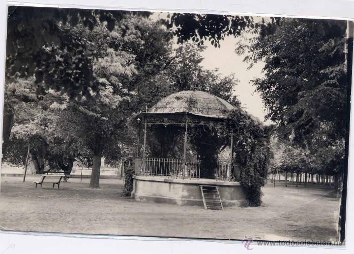 Postales: TUDELA (NAVARRA).- PASEO GENERAL&Iacute;SIMO Y KIOSCO - Foto 1