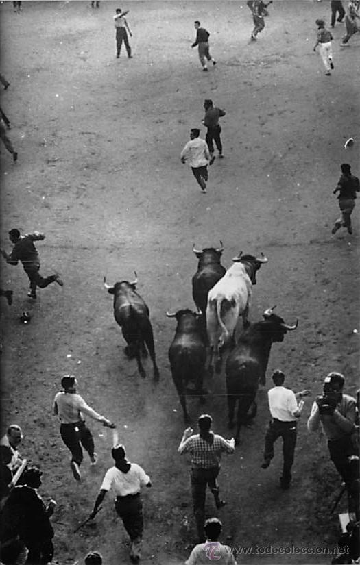 Postales: PAMPLONA.- ENCIERRO DE LOS TOROS - Foto 1