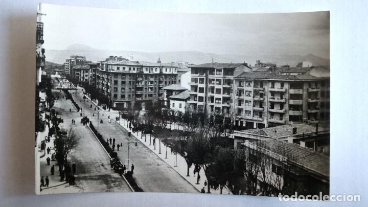Postales: POSTAL PAMPLONA, AVENIDA GENERALISIMO FRANCO - Foto 1