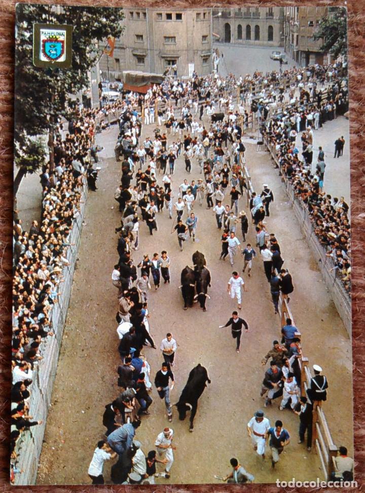 Postales: PAMPLONA - EL ENCIERRO - Foto 1
