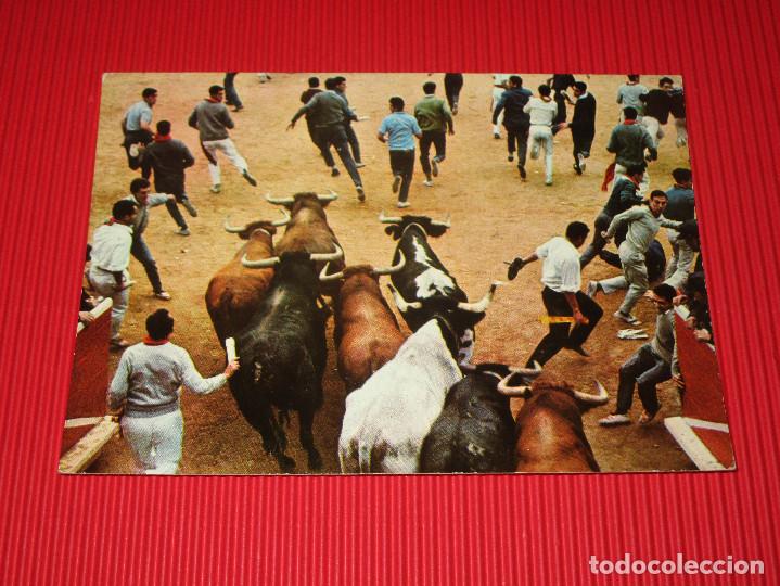 Postales: PAMPLONA- ENCIERRO DE LOS TOROS - ESCRITA - EDICIONES COMPLEX - Foto 1