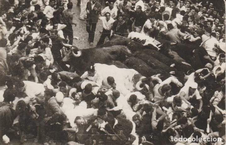 Postales: (61) PAMPLONA. ENCIERRO DE LOS TOROS - Foto 1