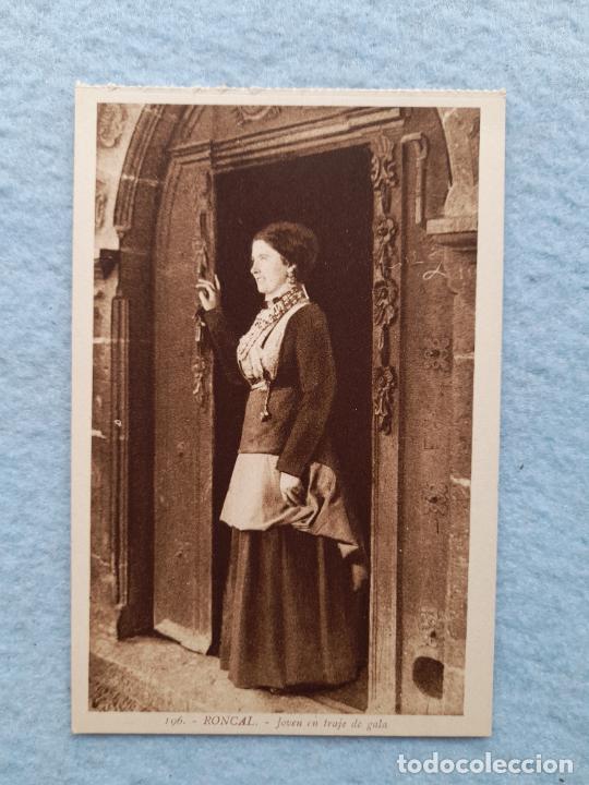Postales: Roncal. Joven con Traje de Gala - Foto 1