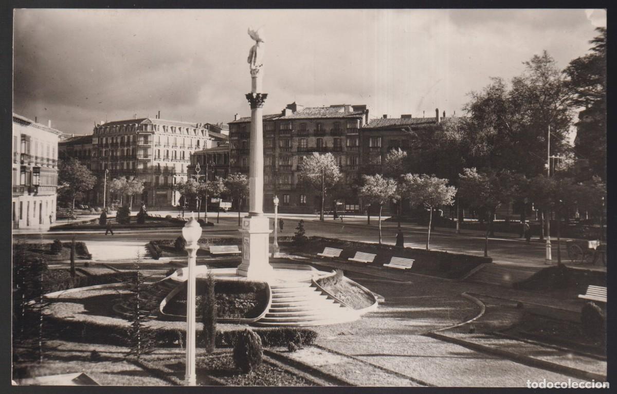 Postales: Pamplona. *Monumento a la Inmaculada* Circulada 1960. - Foto 1