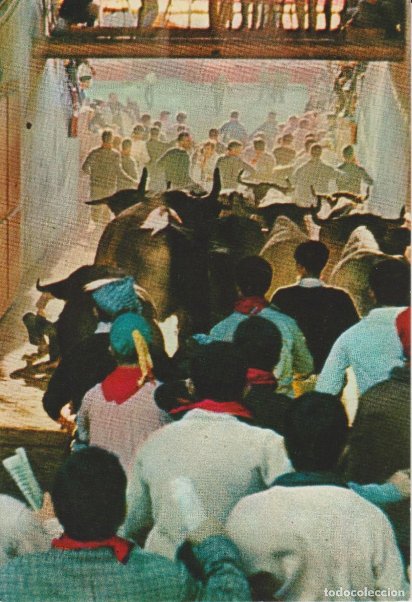 Postales: (6922) PAMPLONA . ENCIERRO DE LOS TOROS ... SIN CIRCULAR - Foto 1