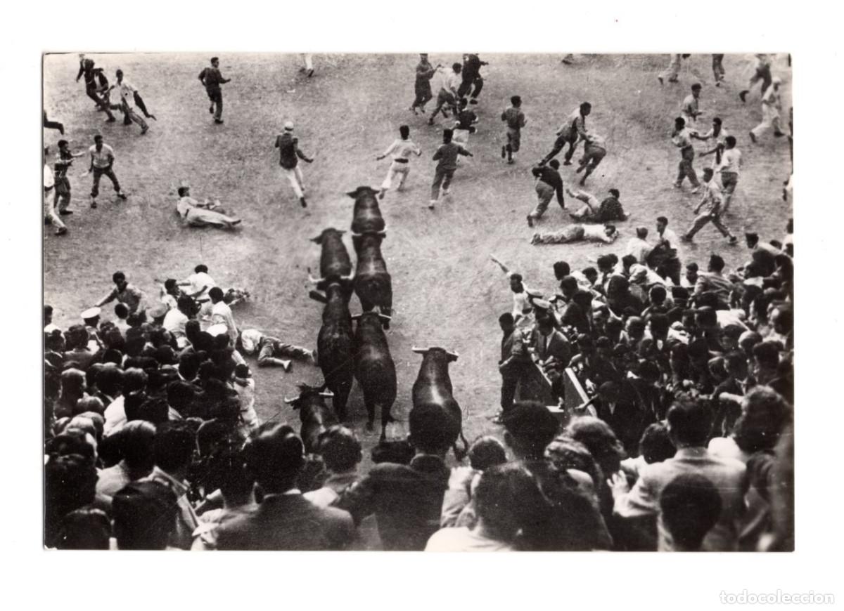Postales: PAMPLONA.- ENCIERRO DE LOS TOROS. - Foto 1