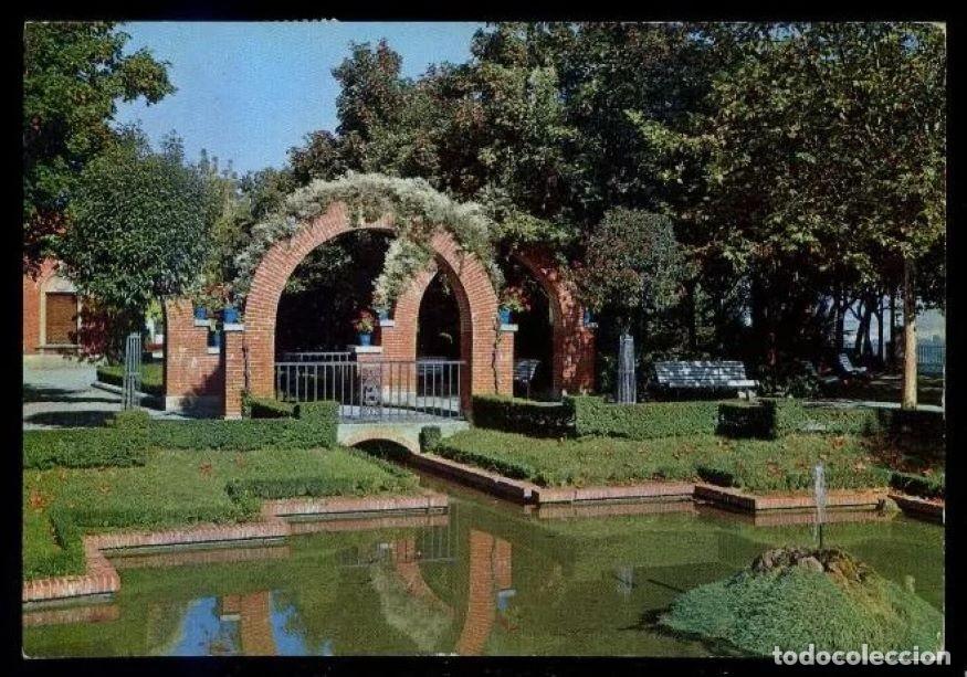Postais: Pamplona *Jardines de la Media Luna* Ed. G. Garrabella - SRC n&ordm; 3. Circulada.
