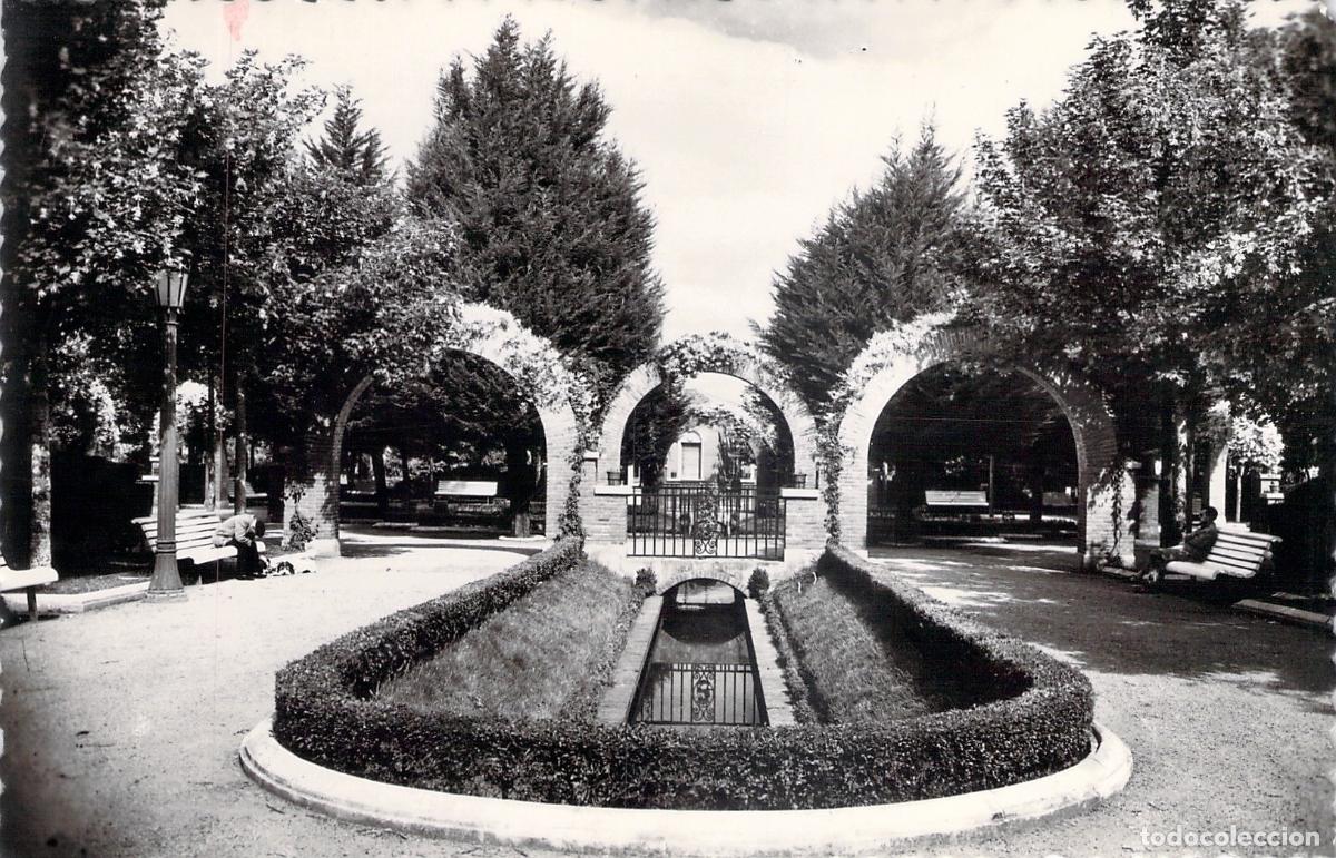 Postcards: Postal de los Jardines de la Taconera en Pamplona, Navarra