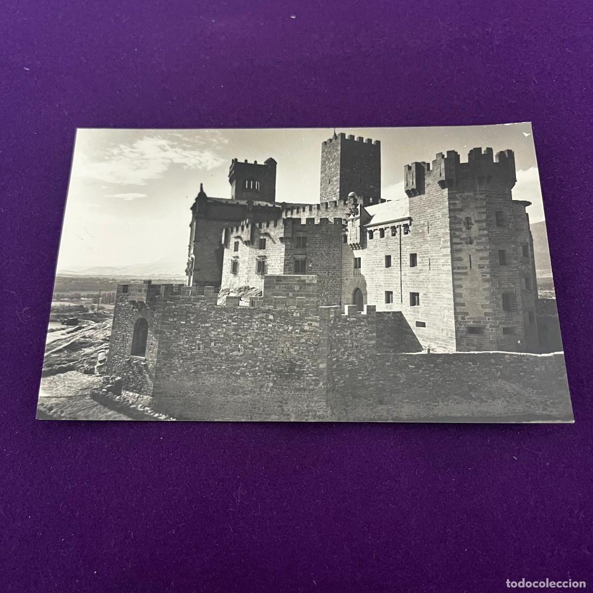 Postales: POSTAL DE CASTILLO DE JAVIER (NAVARRA). VISTA GENERAL CASTILLO CON LOS FOSOS.