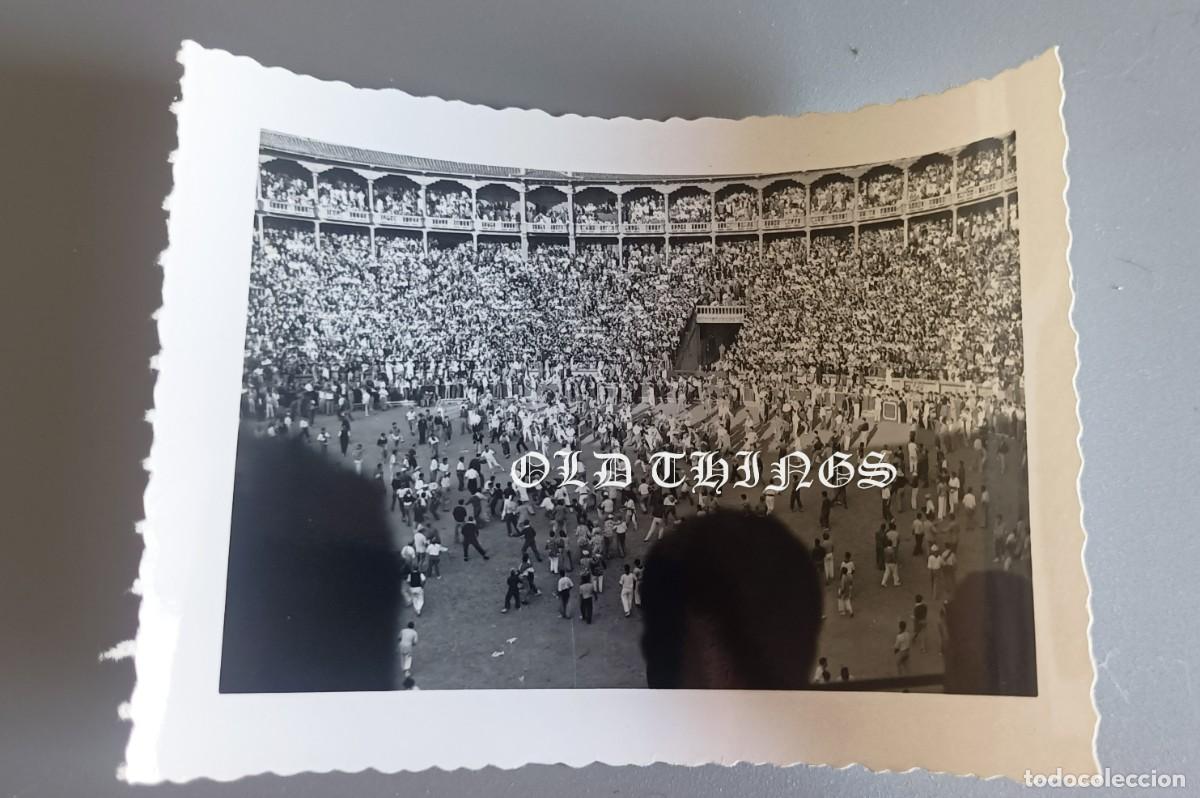Postales: FOTOGRAFIA DE PAMPLONA, FIESTAS DE SAN FERMIN, TOROS, A&Ntilde;OS 50, MIDE 10 X 7 CMS. CASA ROS.
