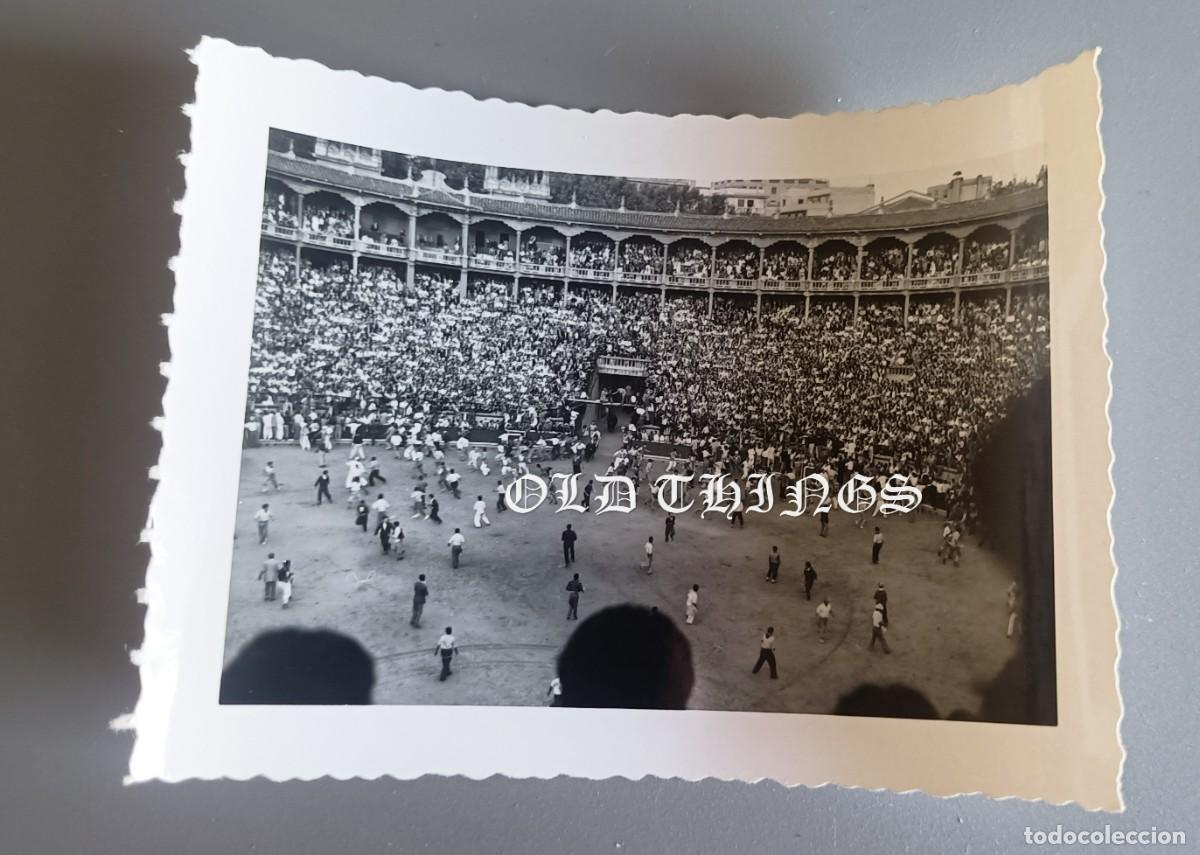Postales: FOTOGRAFIA DE PAMPLONA, FIESTAS DE SAN FERMIN, TOROS, A&Ntilde;OS 50, MIDE 10 X 7 CMS. CASA ROS.
