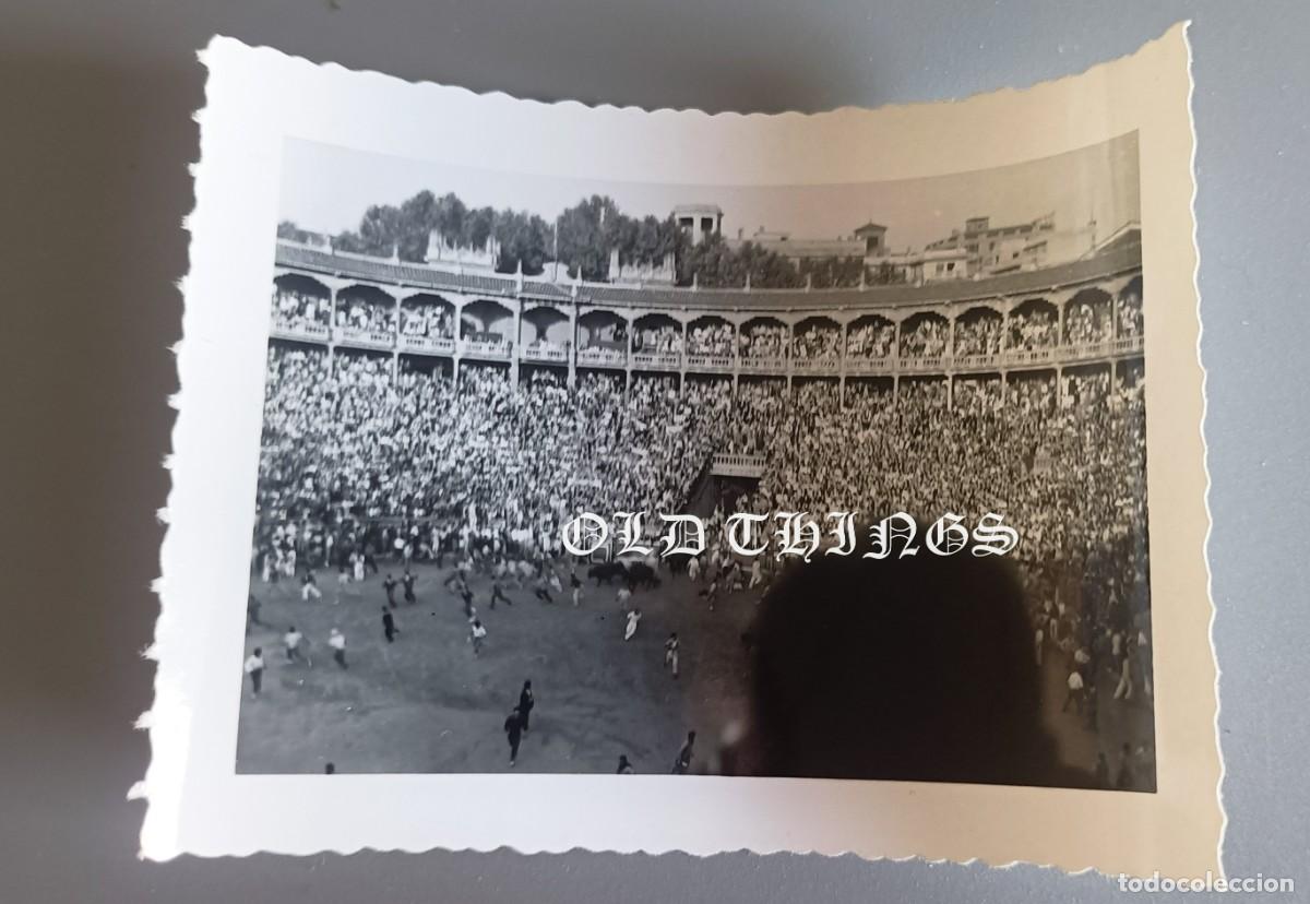 Postales: FOTOGRAFIA DE PAMPLONA, FIESTAS DE SAN FERMIN, TOROS, A&Ntilde;OS 50, MIDE 10 X 7 CMS. CASA ROS.